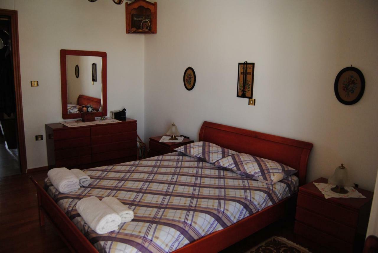 Apartment By The Beach Каламата Экстерьер фото