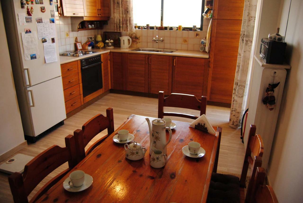 Apartment By The Beach Каламата Экстерьер фото