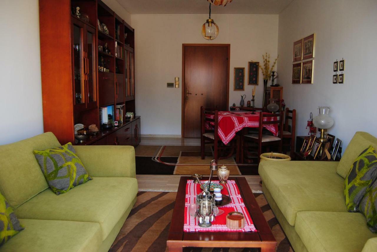 Apartment By The Beach Каламата Экстерьер фото